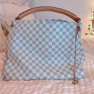 Louis Vuitton purse! ✨